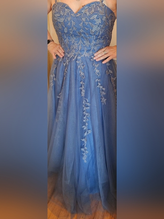Dusty Blue Lace Appliqu Prom Dress with V-Neck